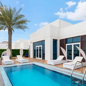 https://fam-living.dubaihotelsoffers.com